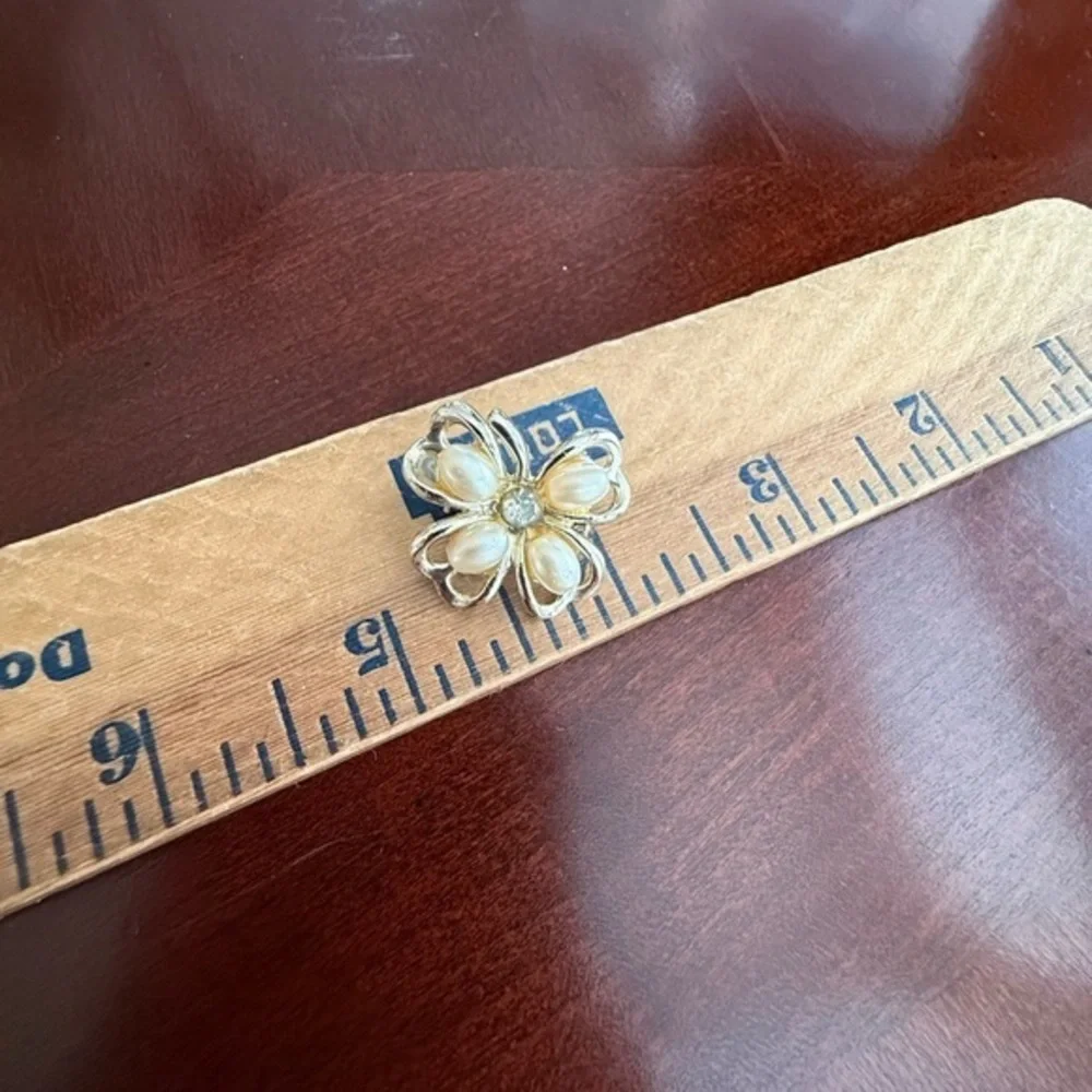 Vintage Faux Pearl Brooch